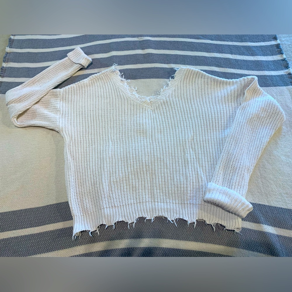 Jessica Simpson cropped knit sweater.